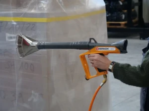 Pistolet thermique de rétraction RIPACK 3000 utilisé pour rétracter un film thermorétractable sur une palette industrielle